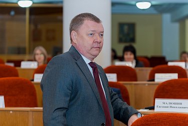 Депутаты приняли в первом чтении бюджет Оренбуржья 